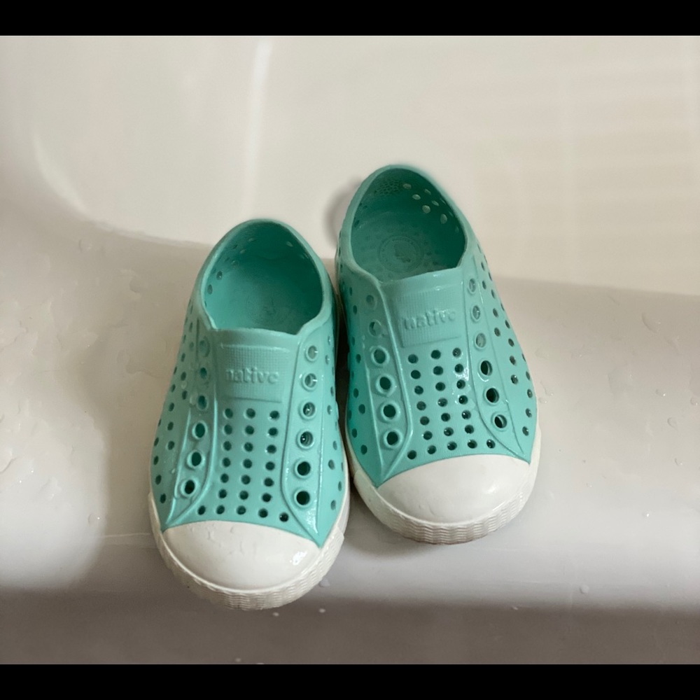 Native Shoes toddler size 5